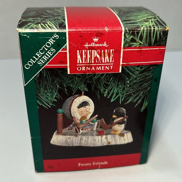 Hallmark Frosty Friends 1991 Ice Hockey Keepsake Ornament Eskimo Penguin In Box - Picture 5 of 8